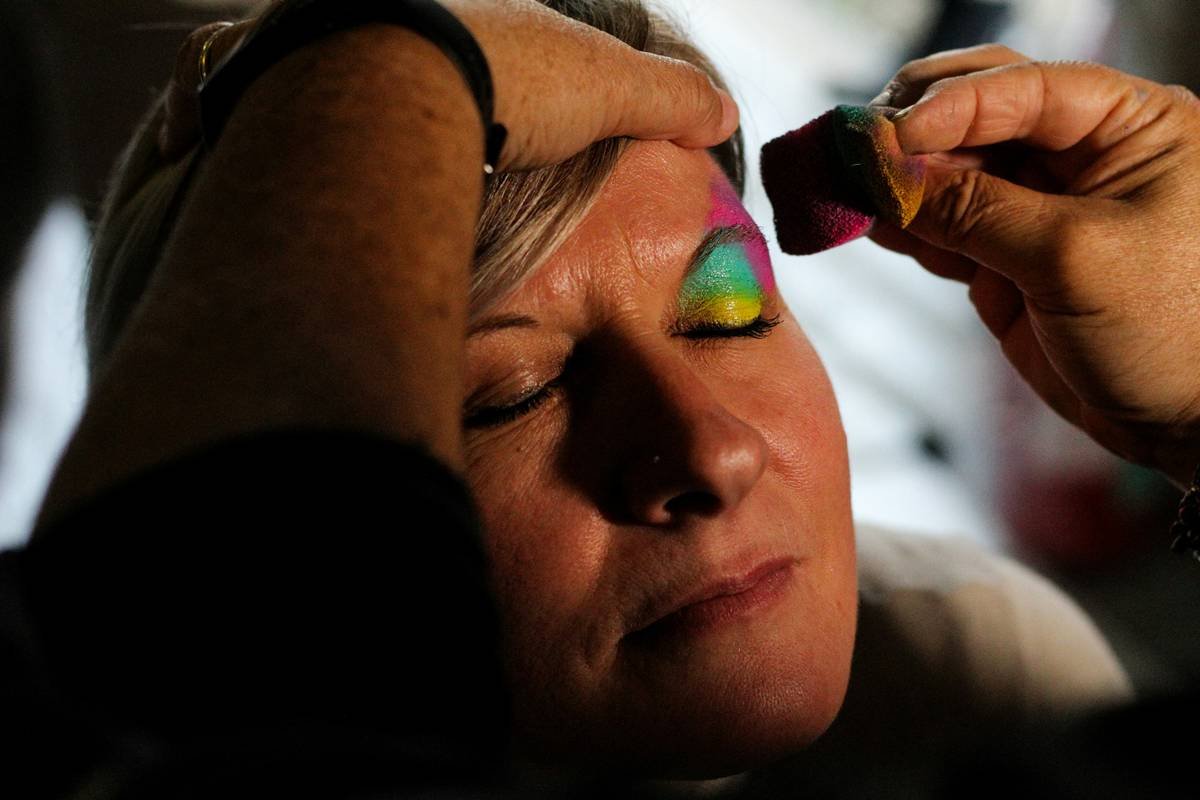 The Ultimate Guide to Choosing and Using a Cosmetic Blending Sponge