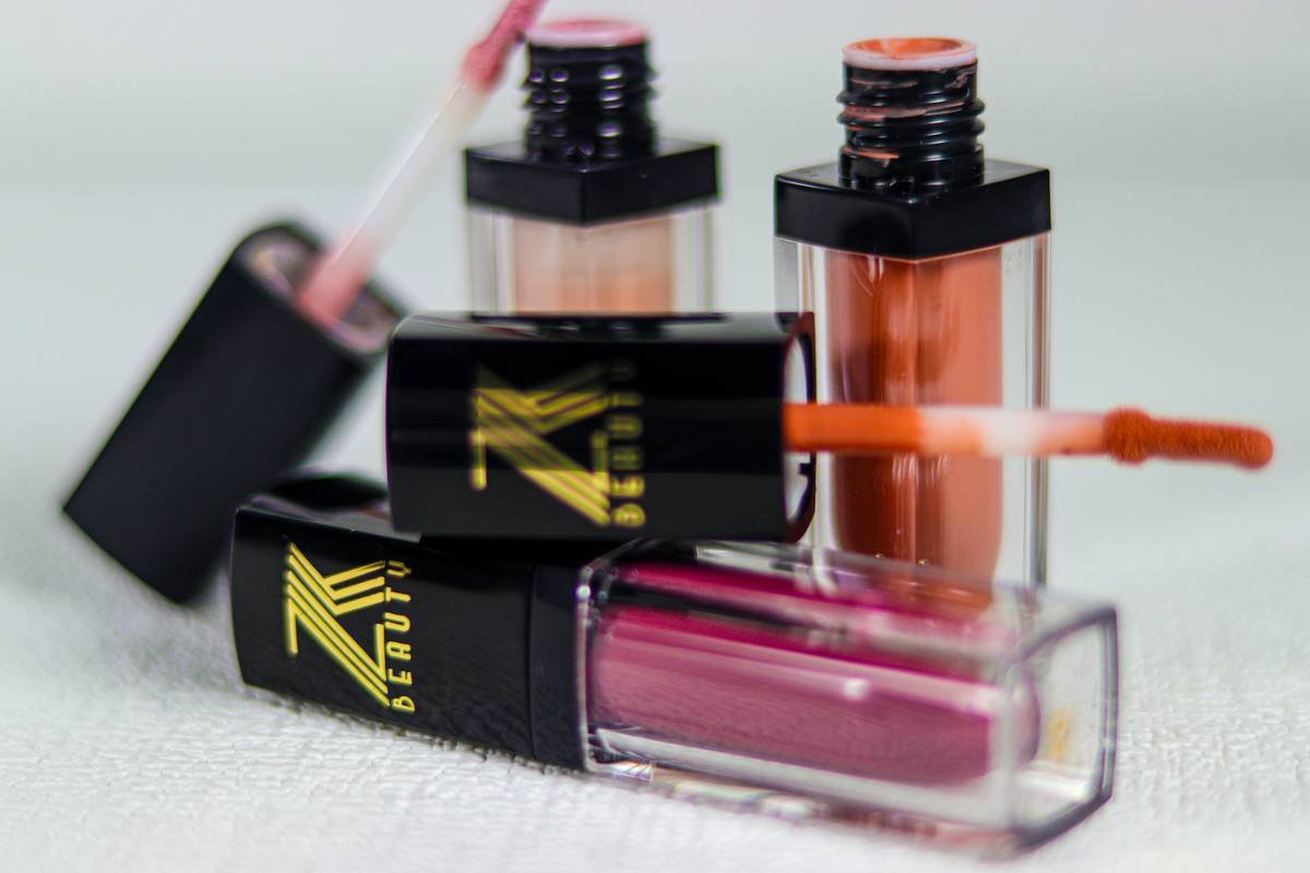 The Ultimate Guide to Choosing the Best Lip Color Applicator for Flawless, Smudge-Proof Lips