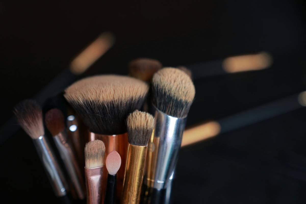 The Ultimate Guide to Choosing the Perfect Makeup Powder Brush (Without Wasting $50 on Fluff That Sucks)