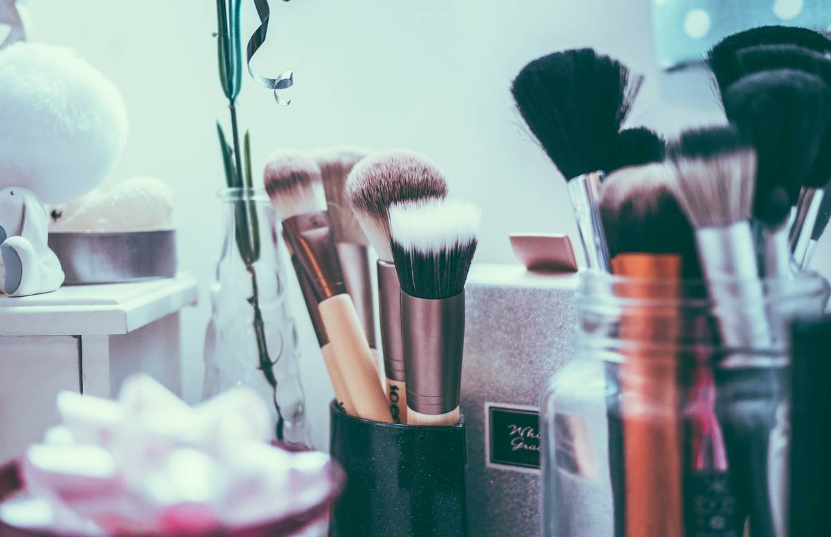 The Ultimate Guide to Choosing the Perfect Mascara Applicator—Because Clumpy Lashes Are Not a Look