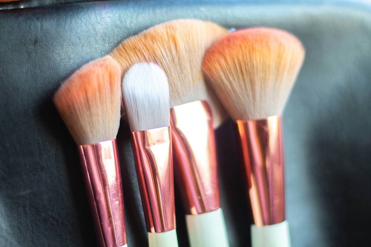 The Ultimate Guide to Choosing the Perfect Powder Applicator—Without Wasting $47 on Fluffy Mistakes