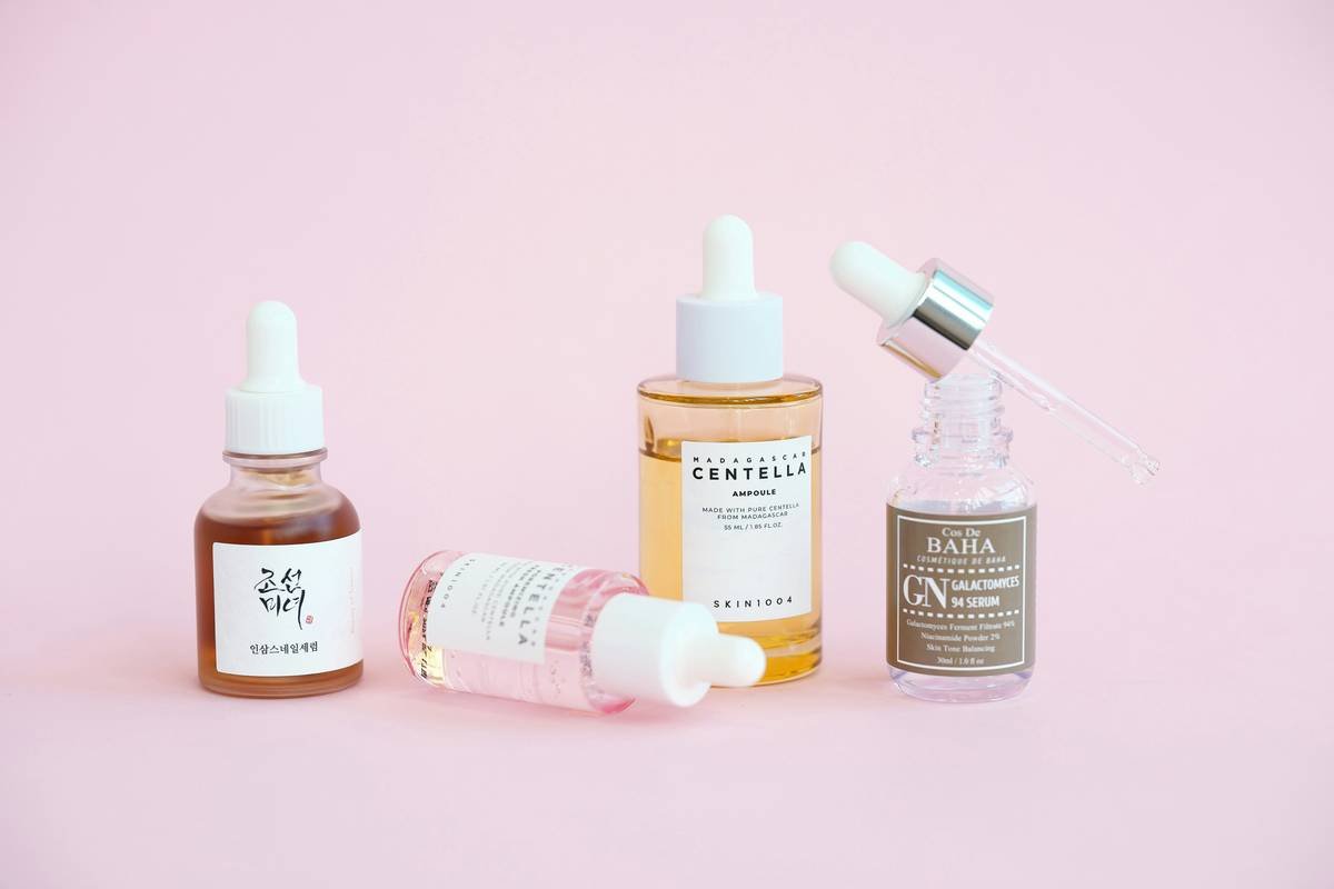 The Ultimate Guide to Concealer Application Aid: Flawless Coverage Without the Cake