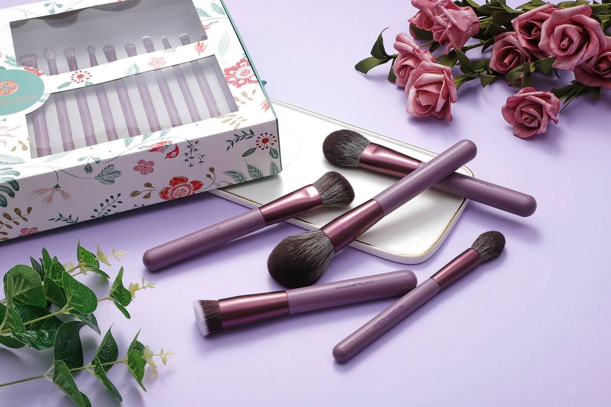 Why Your Makeup Looks Cakey (And How a Beauty Applicator Set Fixes It Instantly)